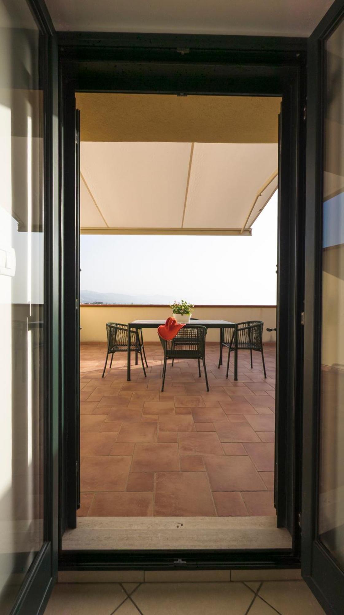 Magico Apartments - 450M Dalla Spiaggia Capo dʼOrlando Exterior foto