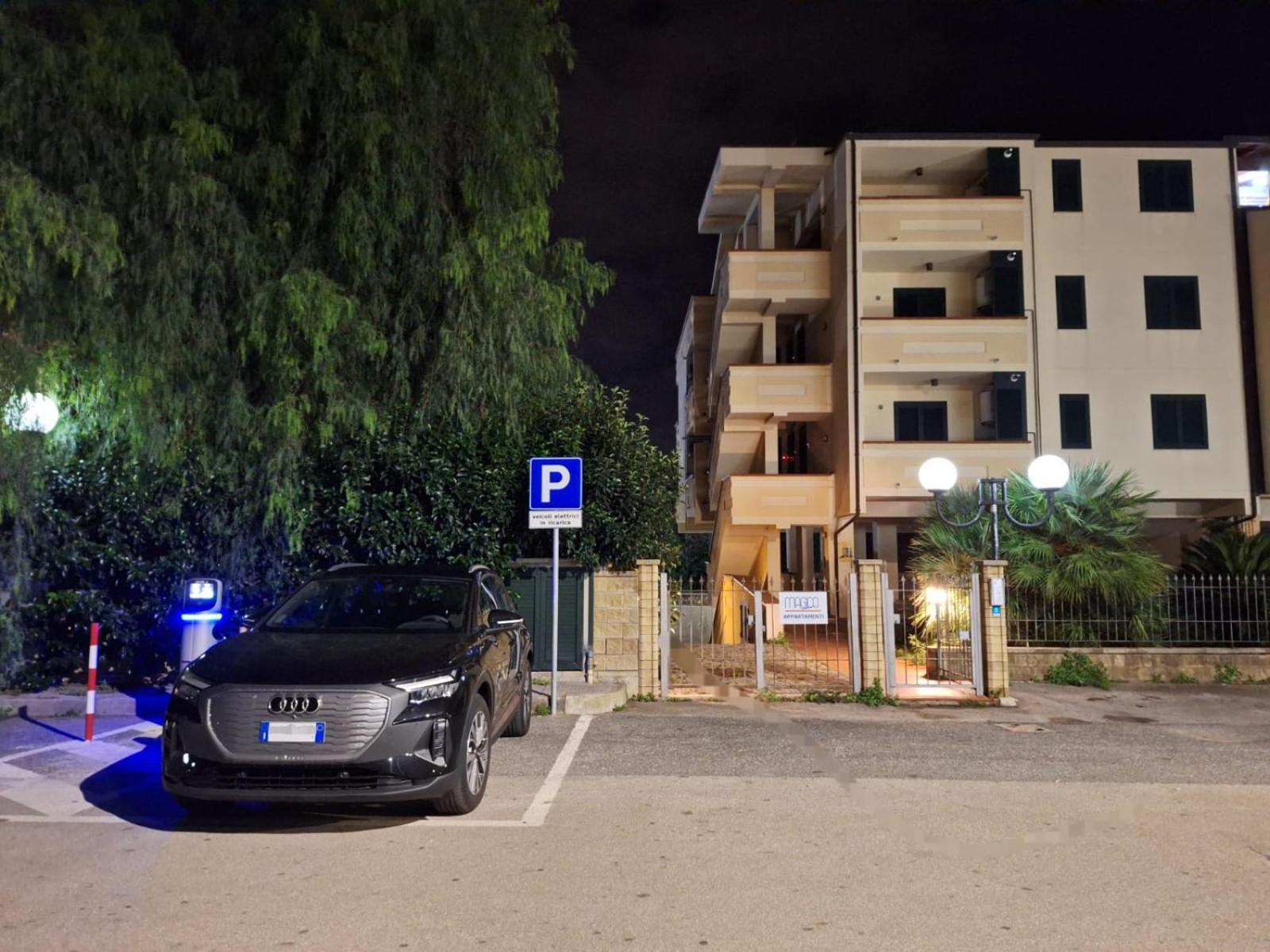 Magico Apartments - 450M Dalla Spiaggia Capo dʼOrlando Exterior foto
